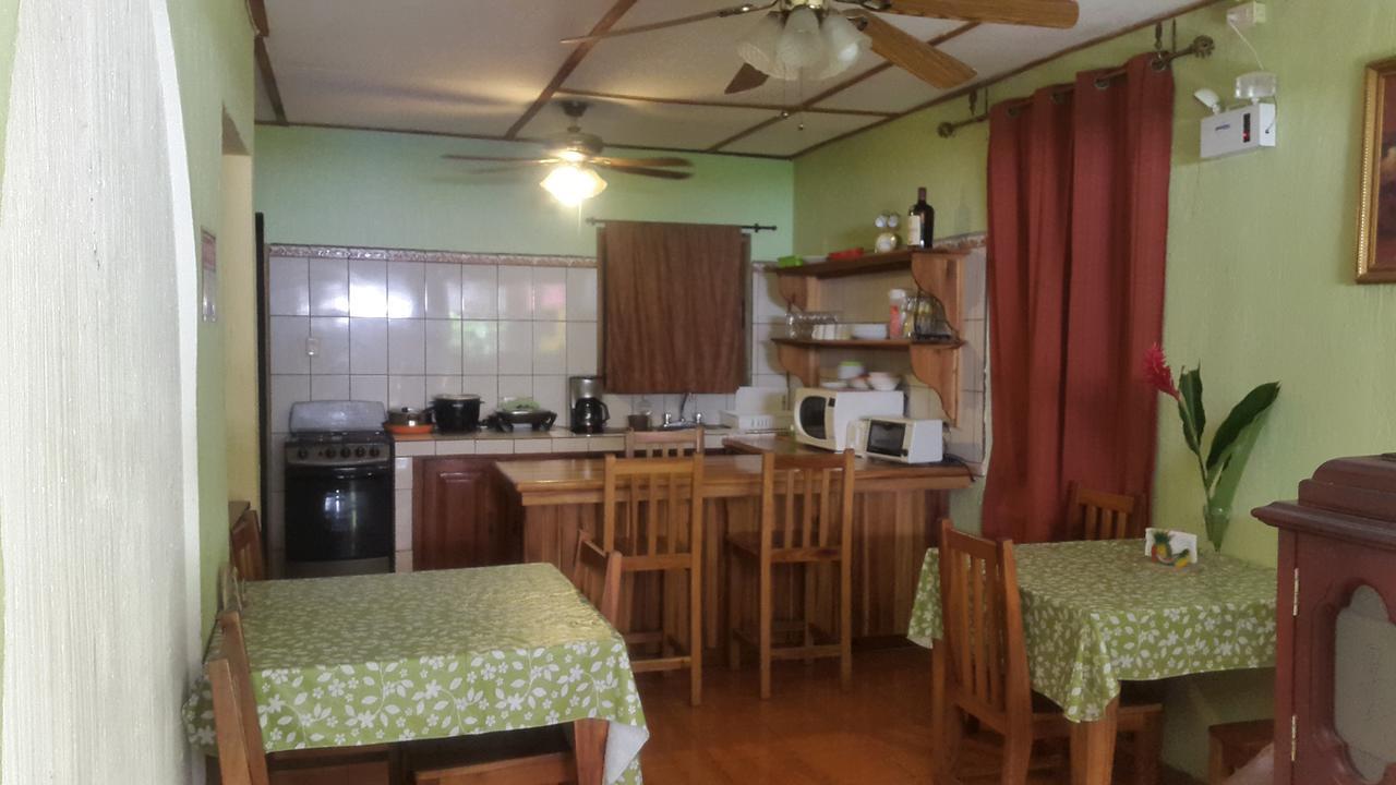 Hotel Villa Prats Manuel Antonio Exteriör bild